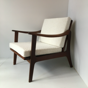 fauteuil vintage scandinave palissandre tissu bouclette blanche galerie scandinave paris maison nordik