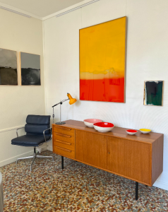 galerie paris paintures sur plexi souleurs jaune orange gris meuble scadninave rue nollet